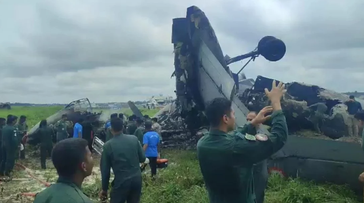 https://daily-bangladeshmirror.com/post/varte-bimanbahineer-een-32-bidhwst-ghanntir-vetrei-agun